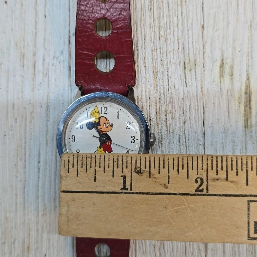 Vintage Mickey Mouse Timex Winding Watch - Picture 5 of 6
